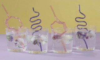 【短片】把花朵喝下：教你自製讓飲品瞬間升級的鮮花冰塊！