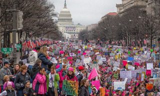在特朗普執政的第一天，迎來這場華盛頓女性大遊行 Women’s March
