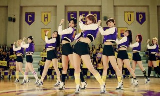 Streaming Now: TWICE的新MV《Cheer Up》，帶你穿梭9大電影造型！