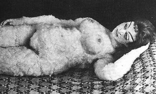 他放不下舊情人Alma Mahler，便命人製作一個娃娃代替品